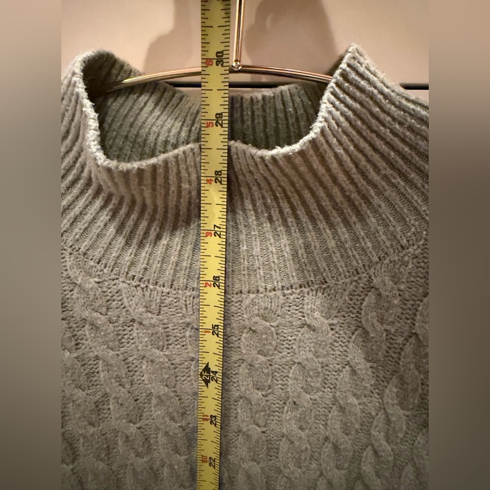 Zara Men's Light Gray Crewneck Sweater - Picture 2 of 4